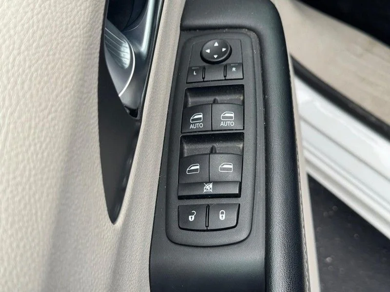 Used 2023 White Chrysler Touring L image 17