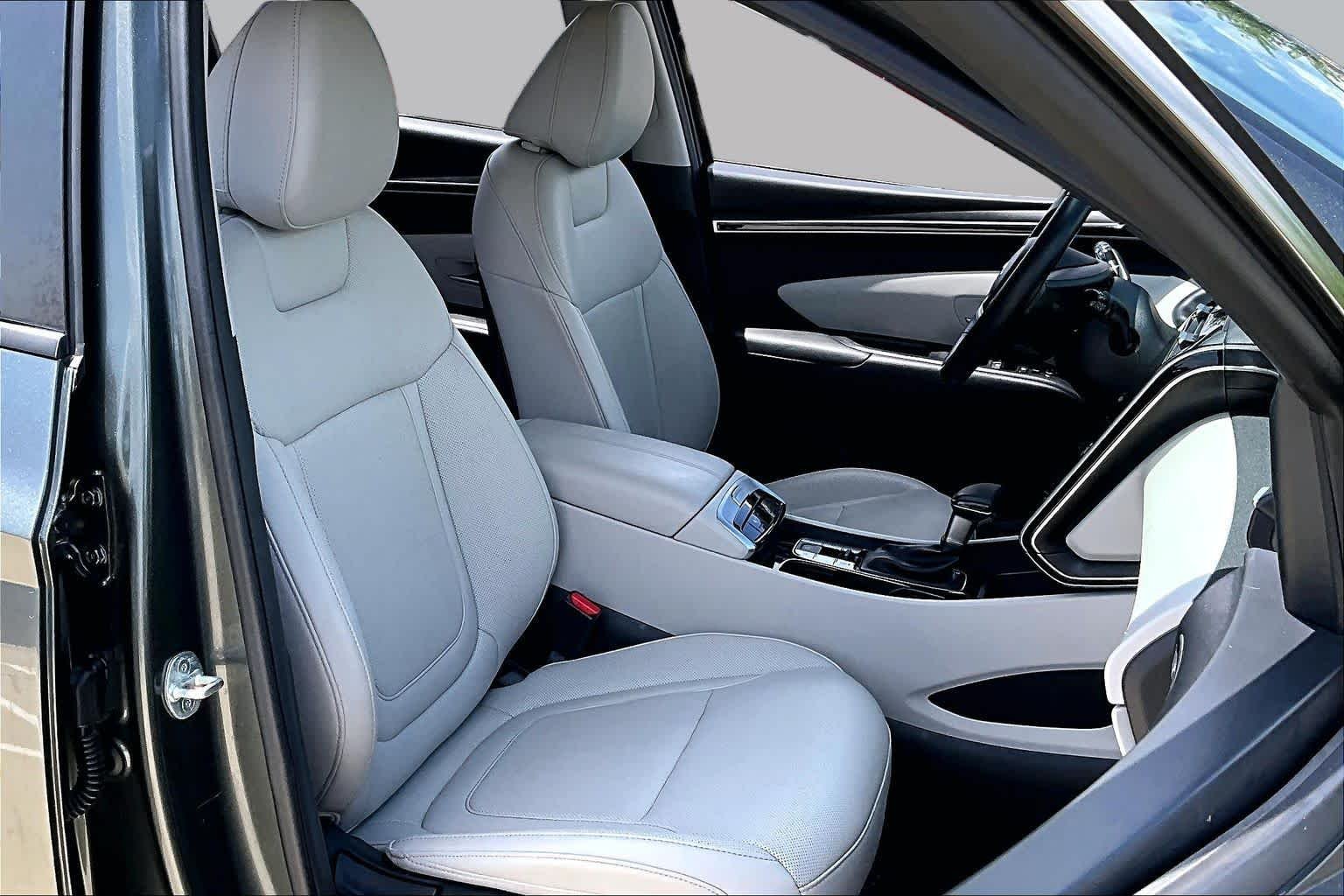 Used 2023 Amazon Gray Hyundai SEL image 9