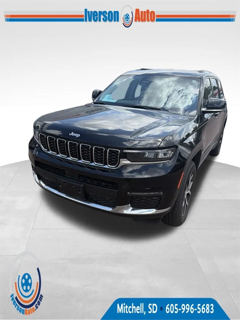 Used 2023 Black Jeep Limited image 3