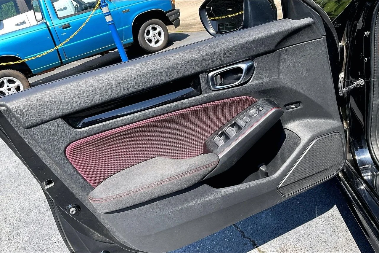 Used 2022  Honda Si image 25