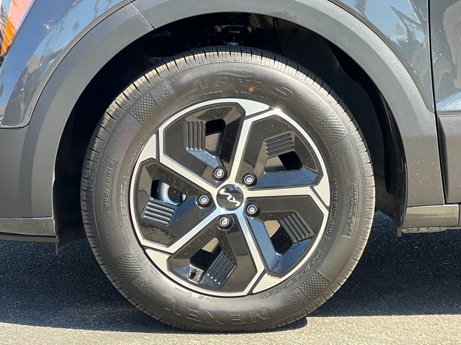 New 2026 Interstellar Gray Kia LX image 30
