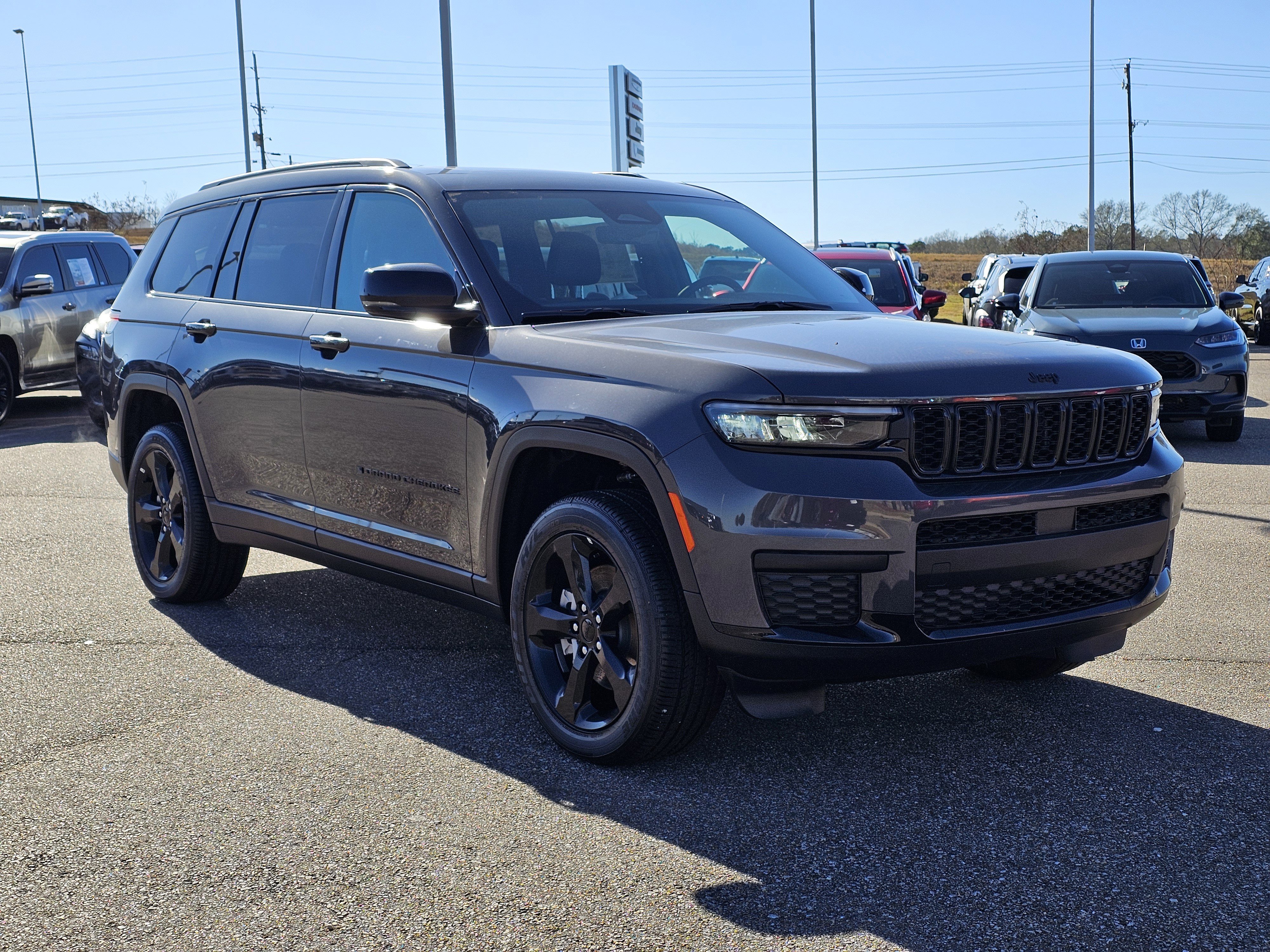 New 2025 Baltic Gray Metallic Clearcoat Jeep Altitude X image 5