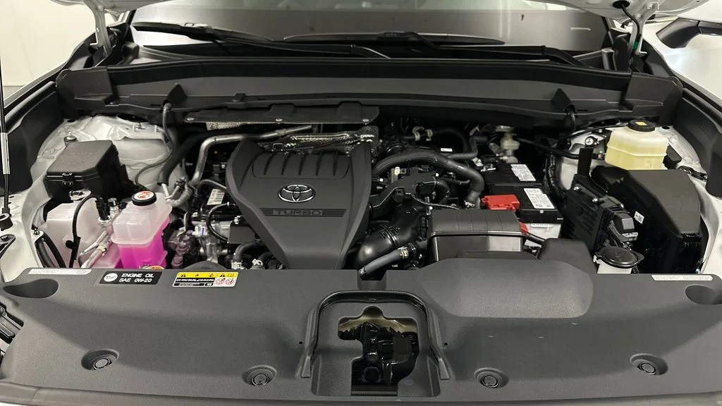 Used 2025  Toyota Limited image 11