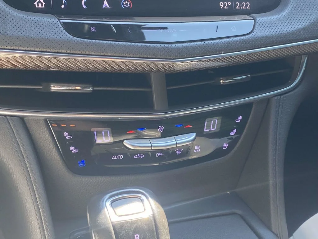 Certified Used 2020 Black Cadillac 3.6L Premium Luxury image 25