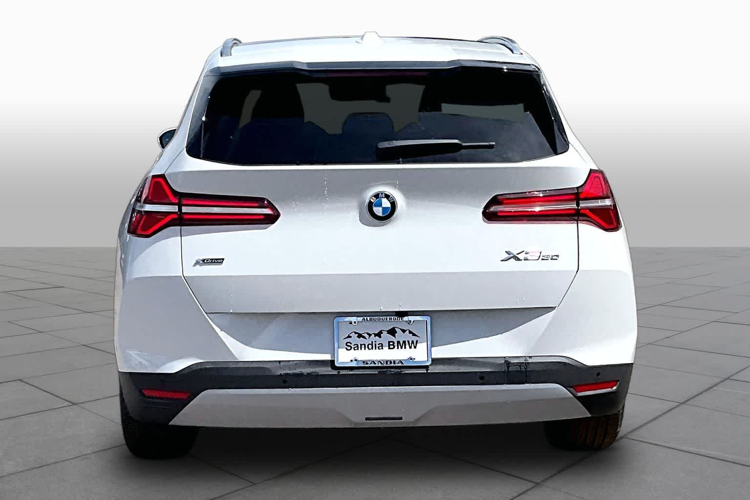 New 2026 Alpine White BMW 30 xDrive image 4