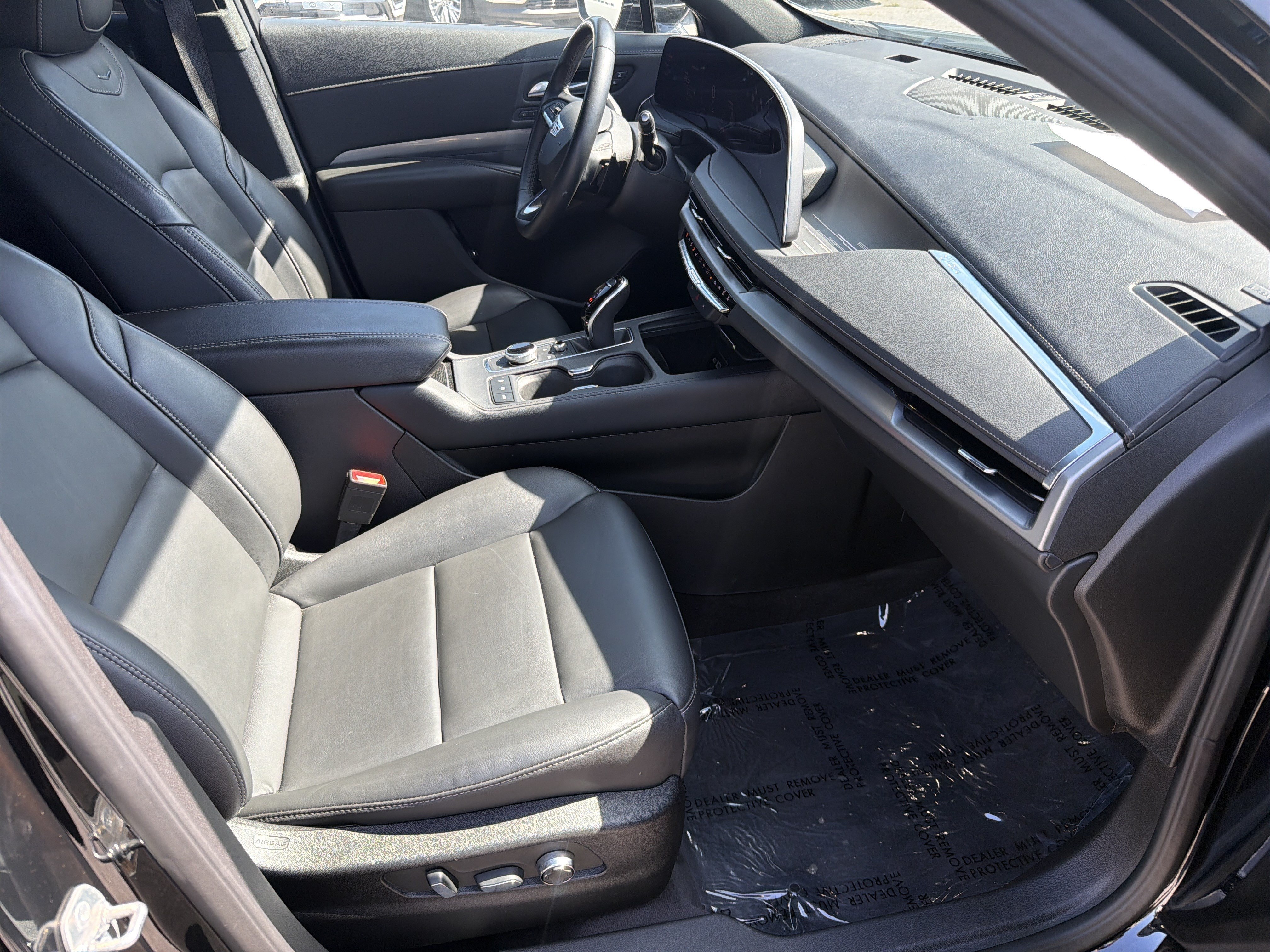 Used 2025 Stellar Black Metallic Cadillac Premium Luxury image 13