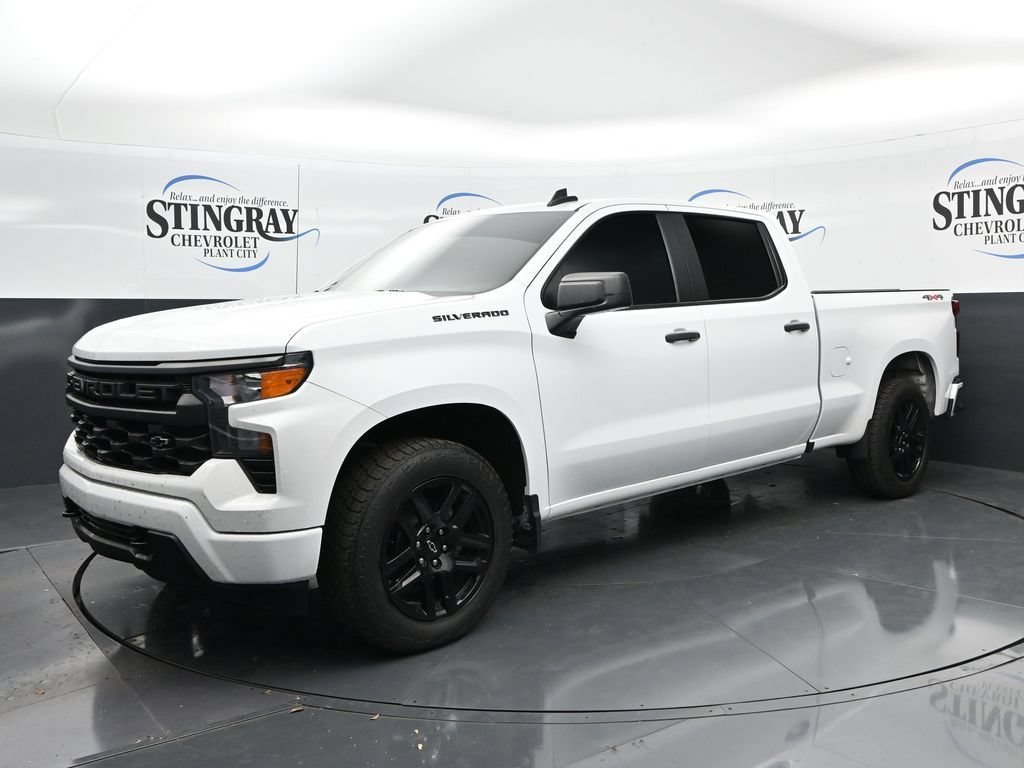 Used 2022 Summit White Chevrolet Custom image 3