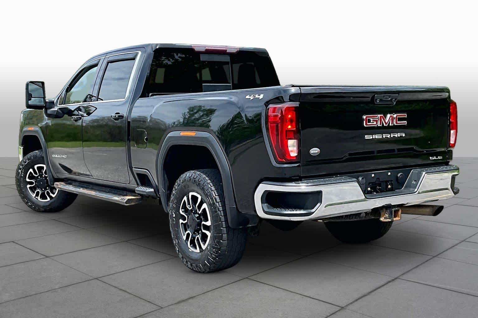 Used 2020 Onyx Black GMC SLE image 12
