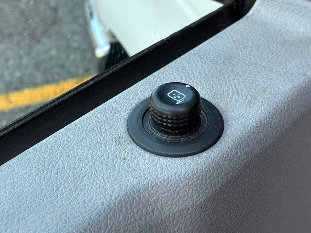 Used 2014 Oxford White Ford XLT image 21