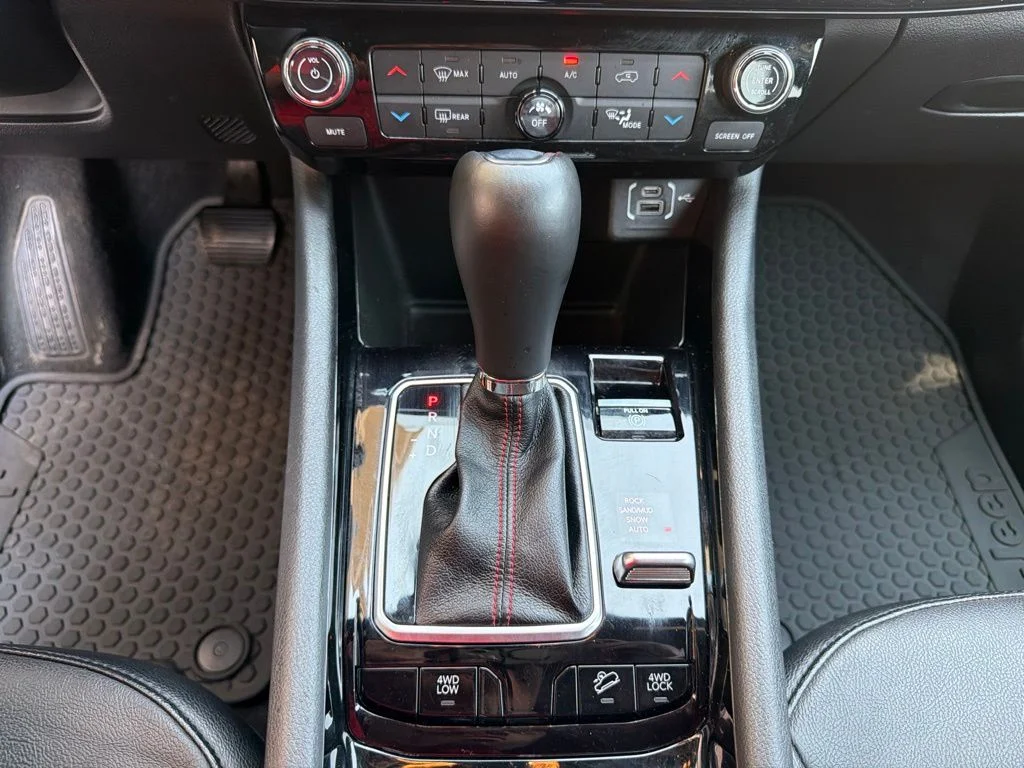 Used 2025 White Jeep Trailhawk image 14