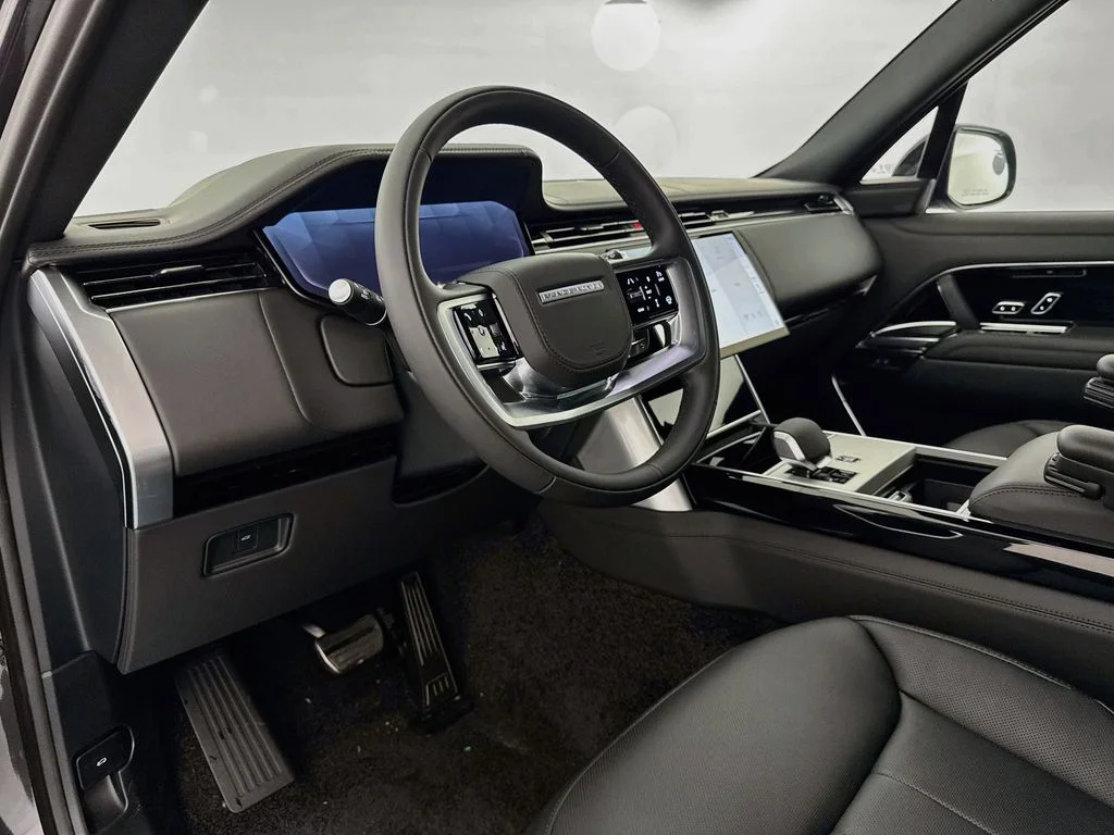 New 2026 Carpathian Grey Land Rover SE image 9