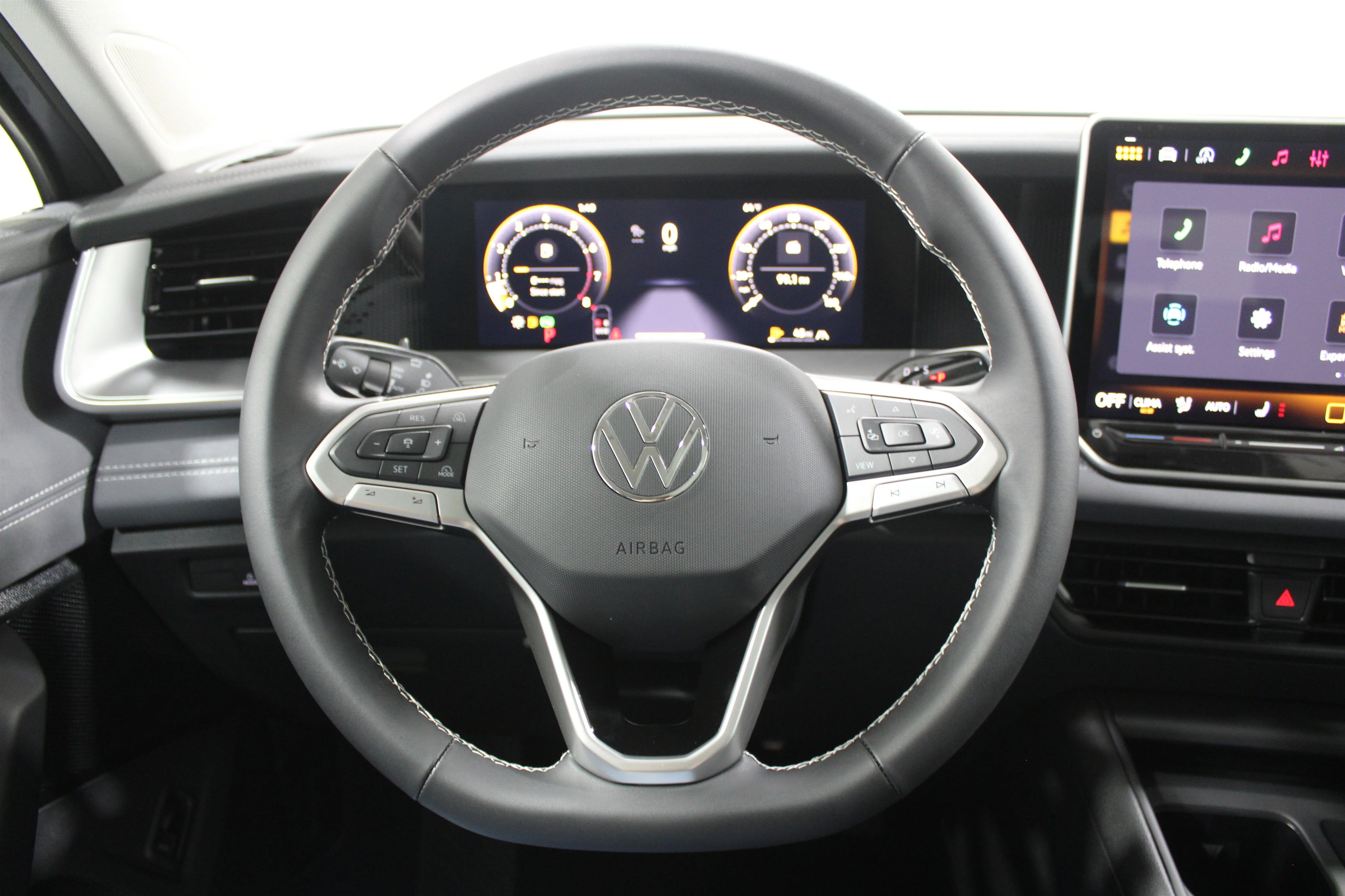 New 2026 Pyrite Silver Metallic Volkswagen SE image 8