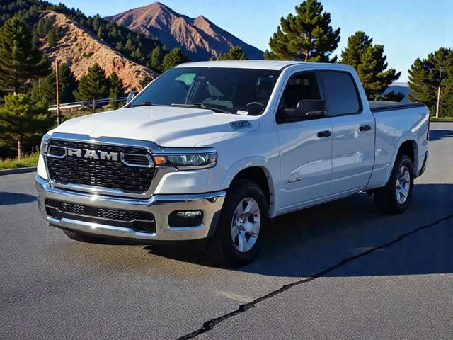 Used 2025 White Ram Big Horn/Lone Star image 4