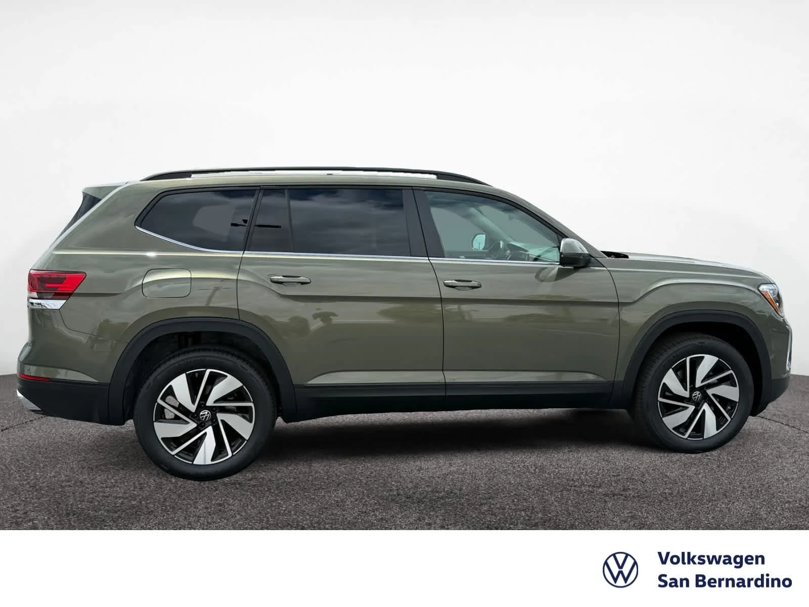 New 2026 Avocado Green Pearl Volkswagen 2.0T SE w/Technology image 4