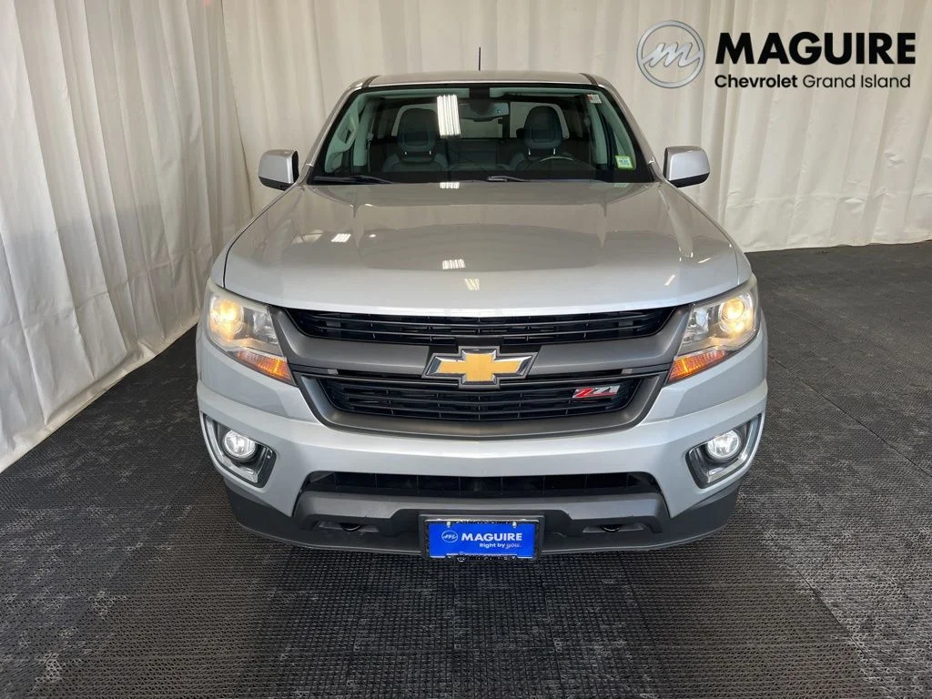 Used 2020 Silver Chevrolet Z71 image 28
