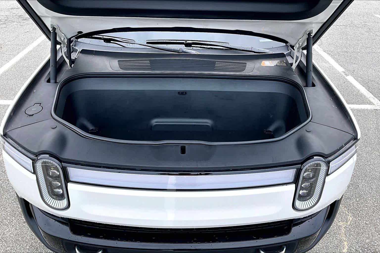 Used 2023 Glacier White Rivian Launch Edition image 34