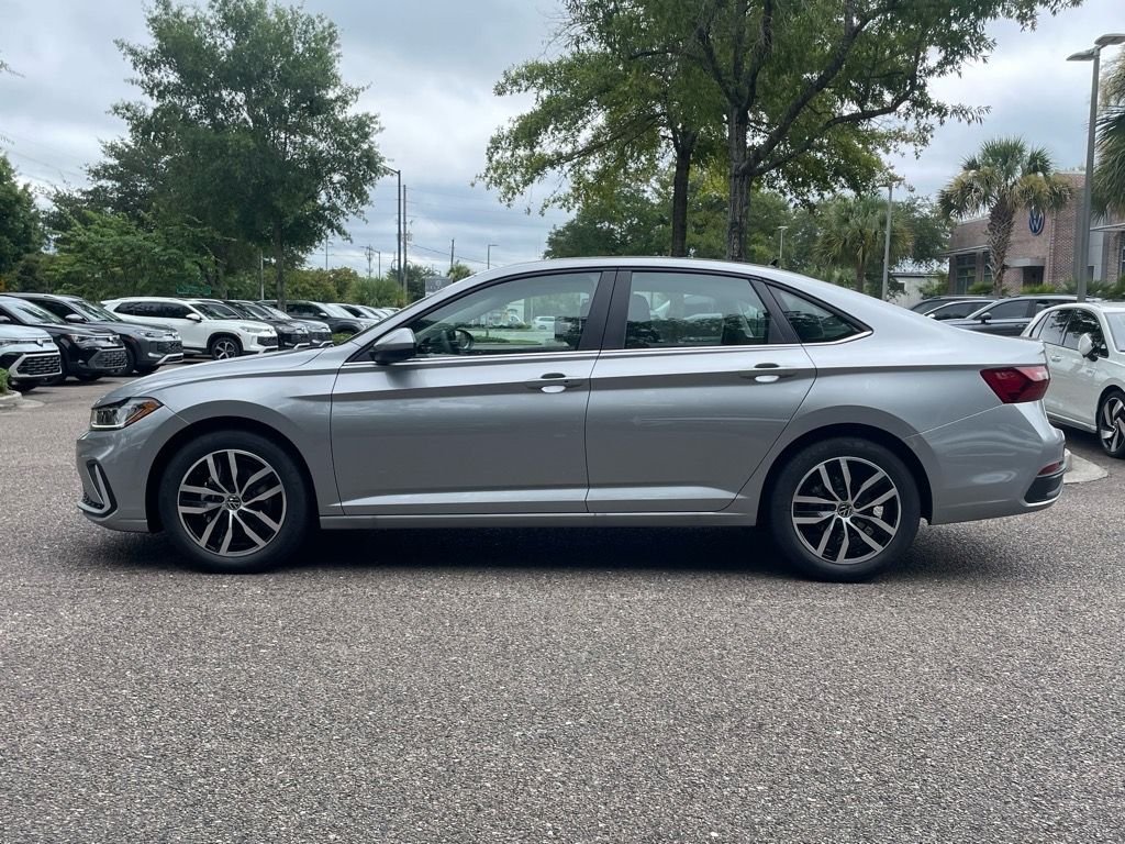 2025 Volkswagen Jetta SE - Photo 23