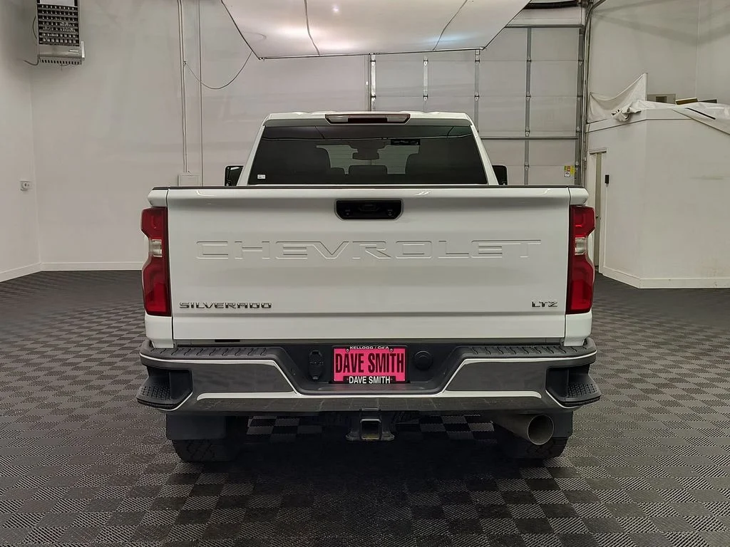 Used 2024 Summit White Chevrolet LTZ image 10