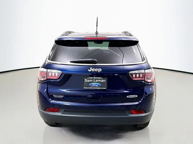 Used 2018 Jazz Blue Pearlcoat Jeep Latitude image 6