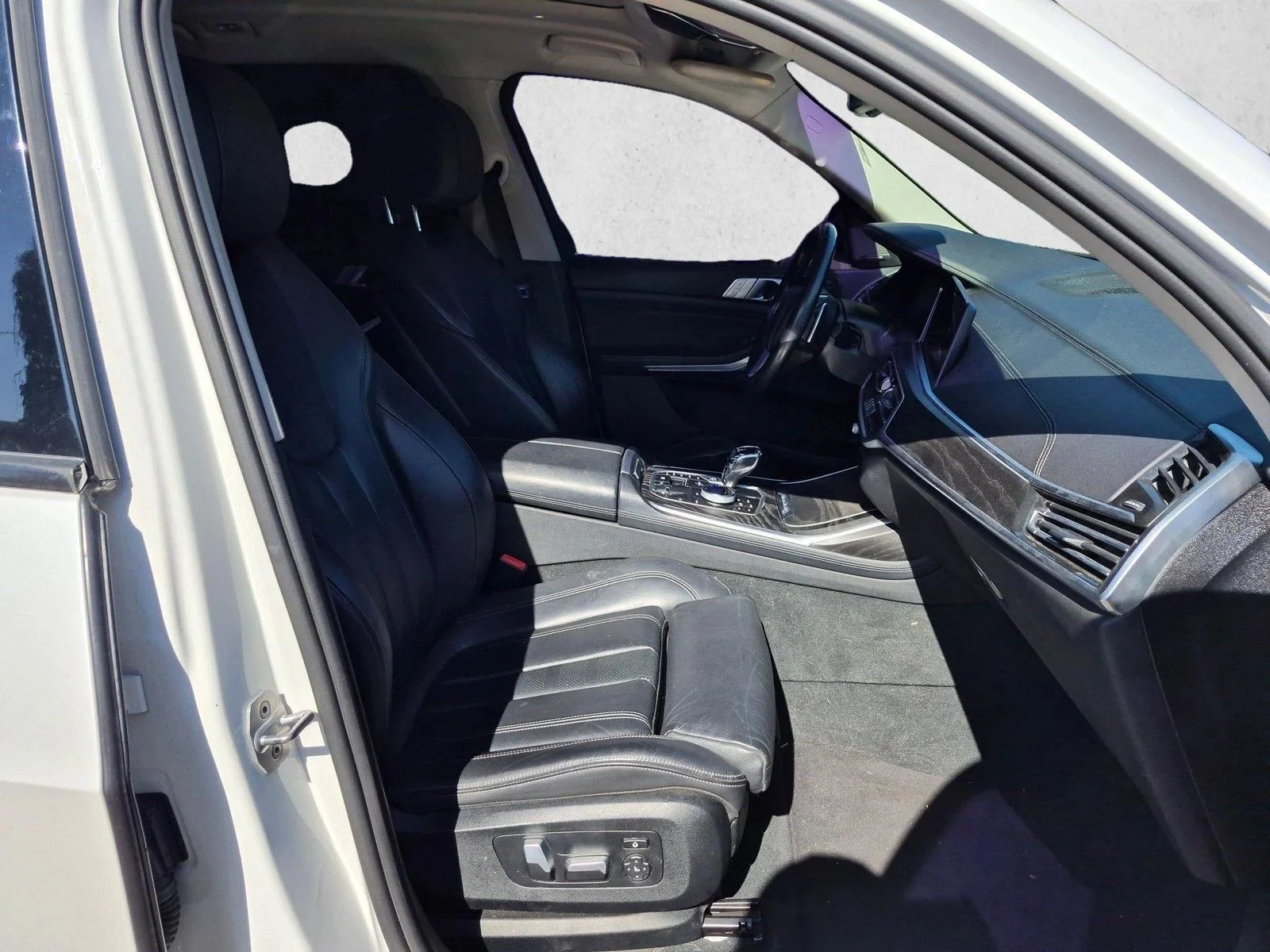 Used 2020 Mineral White Metallic BMW xDrive40i image 23