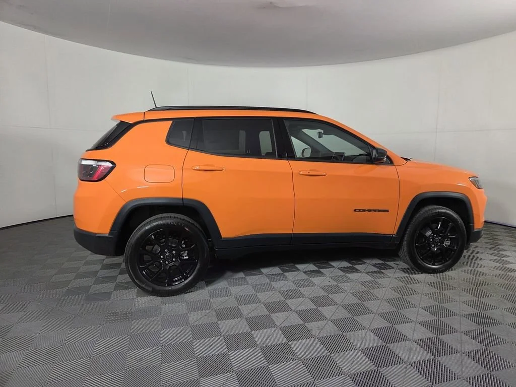 New 2026 Joose Exterior Paint Jeep Latitude Altitude image 3