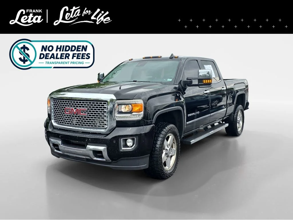 2015 GMC Sierra 4WD Crew Cab Short Box's photo