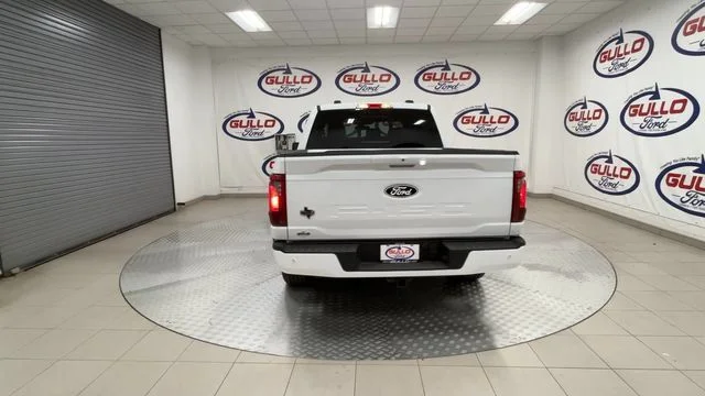 New 2026 Oxford White Ford XLT image 11