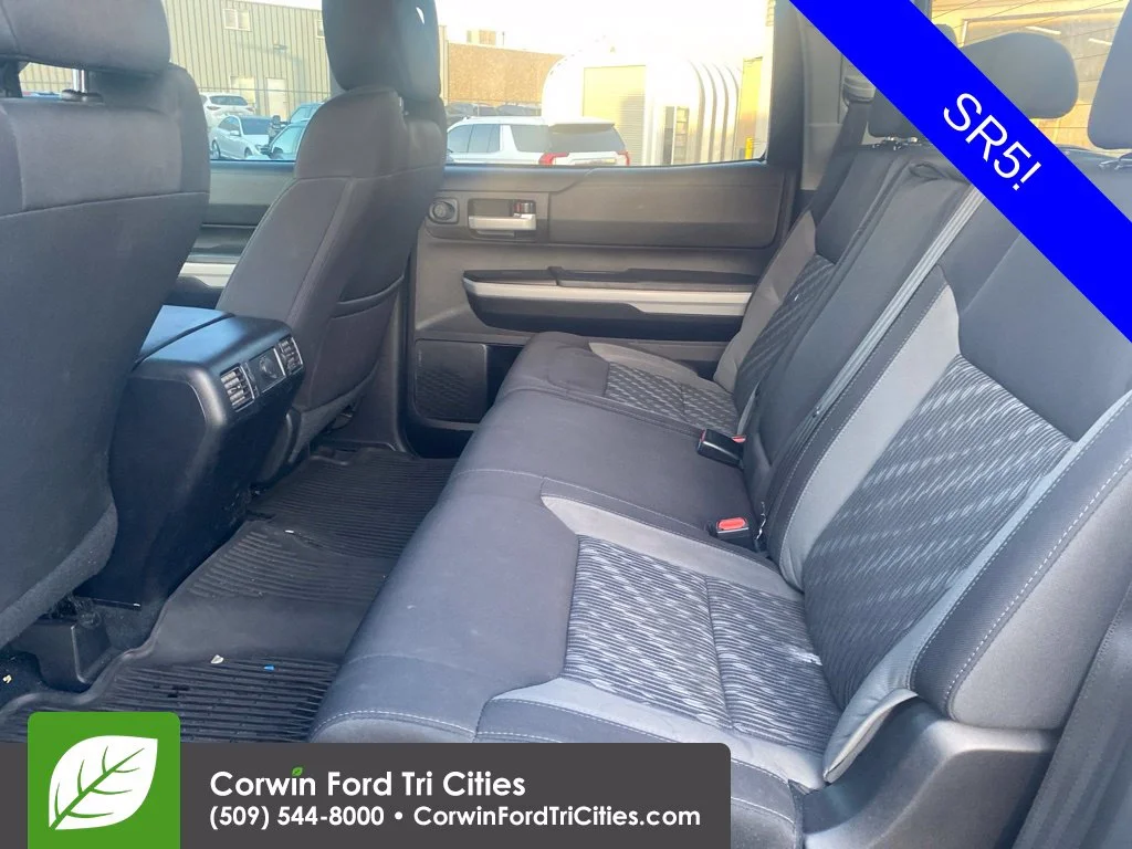 Used 2020 Cement Toyota SR5 image 7
