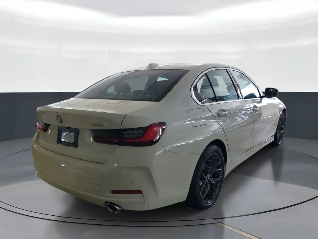 New 2026 Alpine White BMW 330i image 3