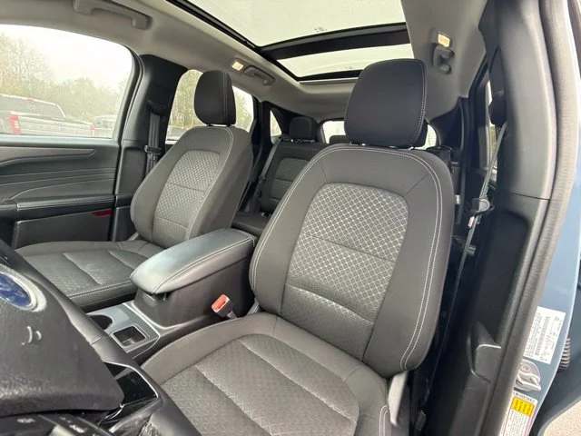 Used 2025 Vapor Blue Ford Active image 17