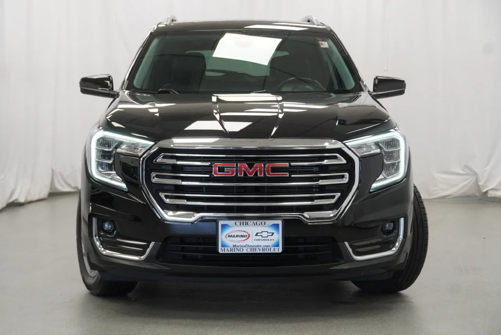 Used 2023 EBONY TWILIGHT METALLIC GMC SLT image 11