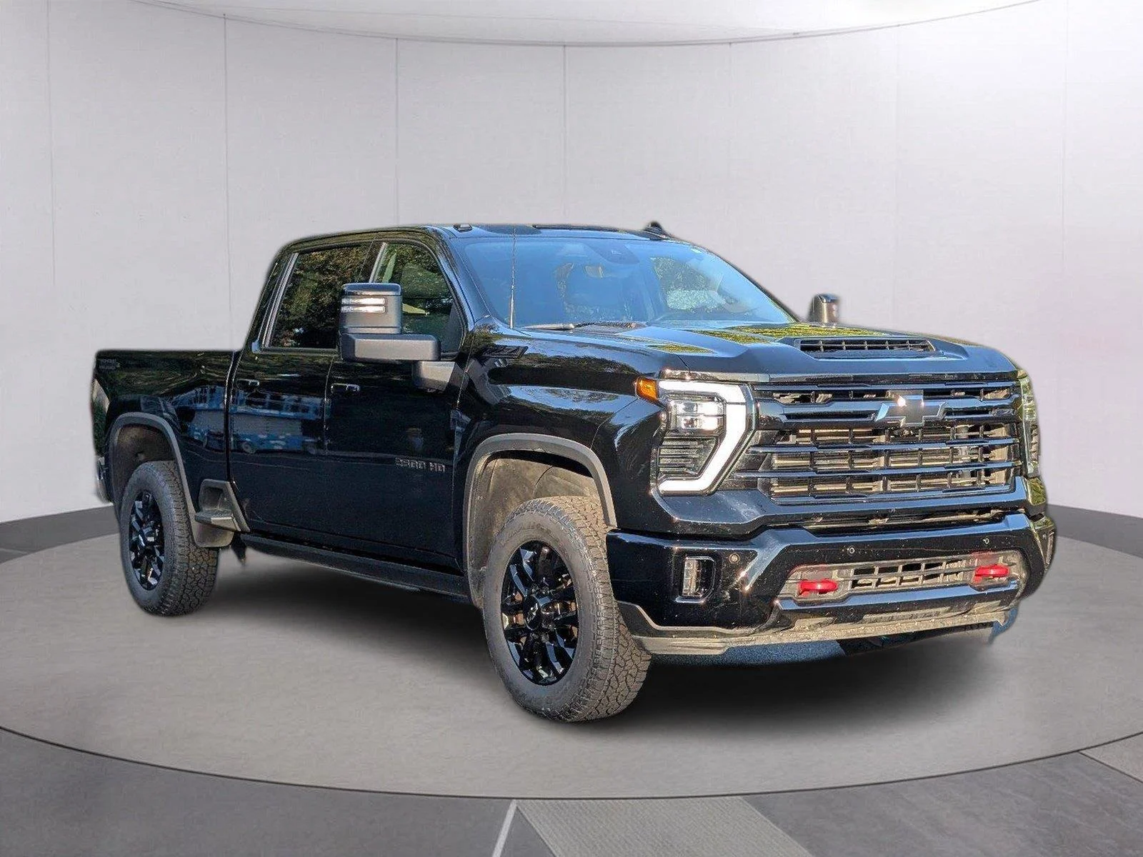 Used 2025 Black Chevrolet LTZ image 8