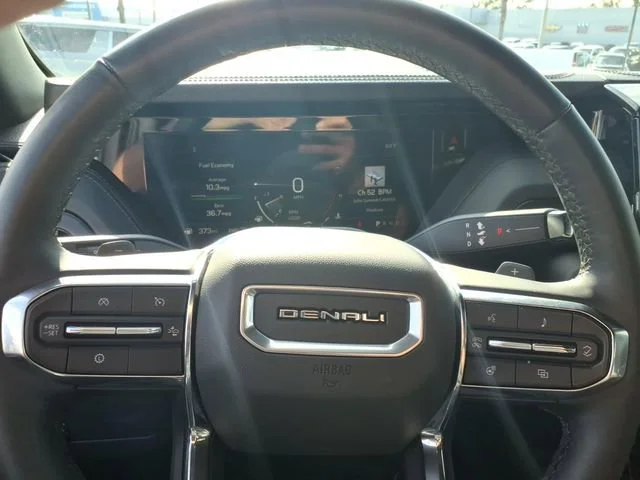 Used 2025 Onyx Black GMC Denali image 18