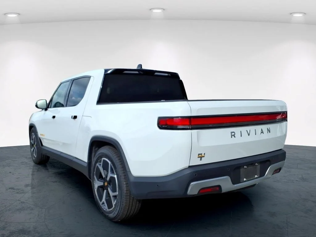 Used 2022 White Rivian Adventure image 18