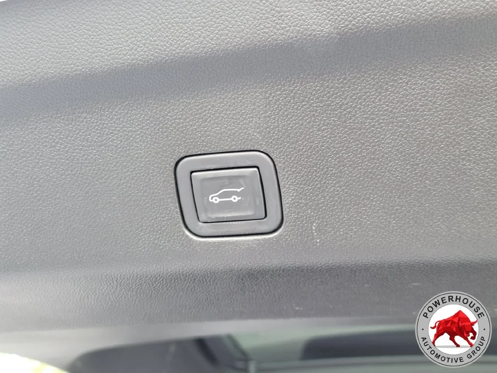 Used 2024 White GMC SLT image 15