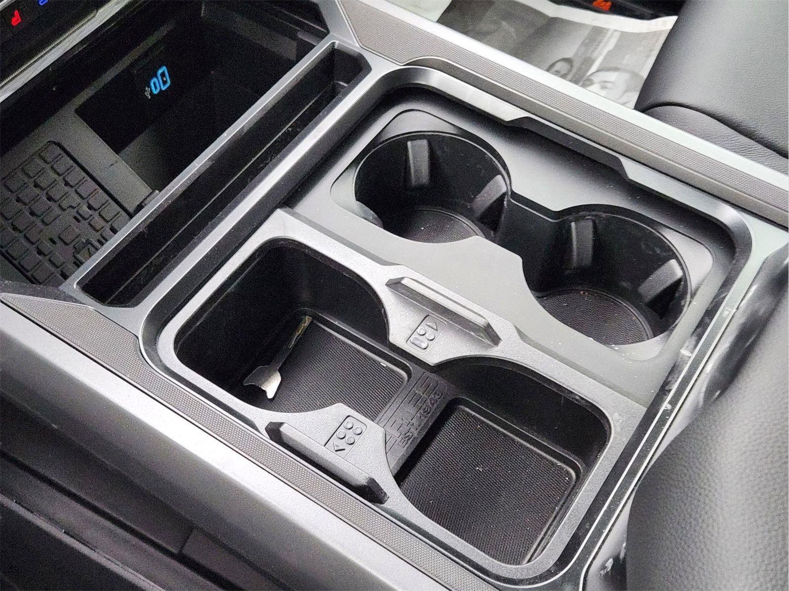 New 2026 Star White Metallic Tri-Coat Ford F-250® Lariat® image 15