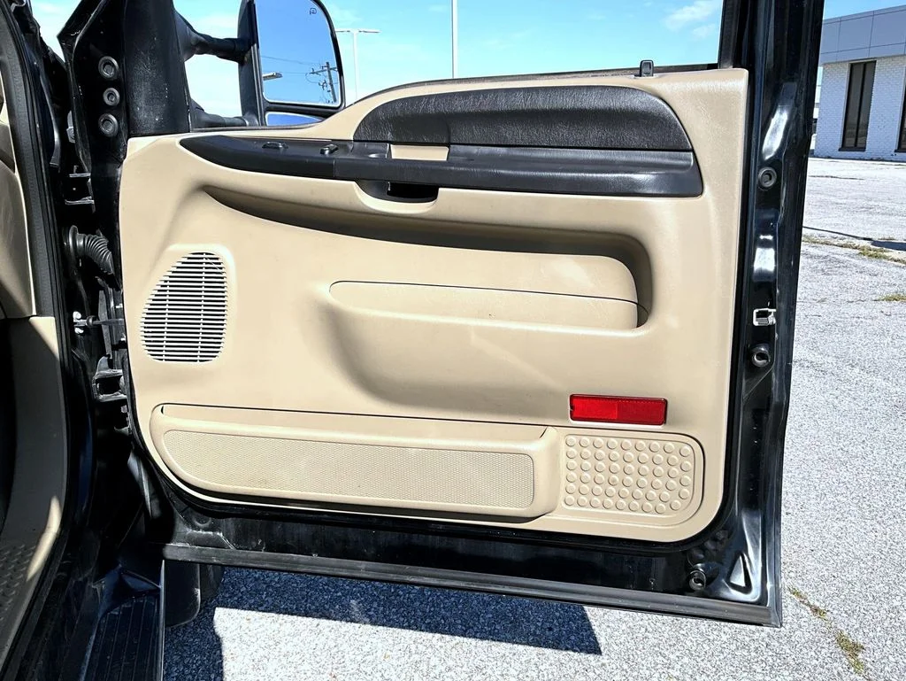 Used 2006 Black Ford XLT image 16