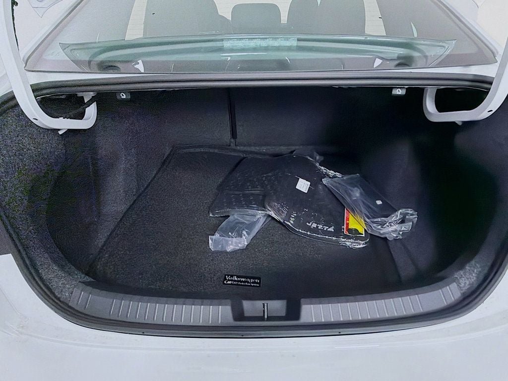 2026 Volkswagen Jetta Sport - Photo 25