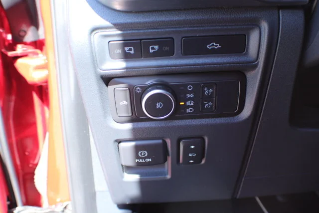 Used 2022  Ford LARIAT image 7