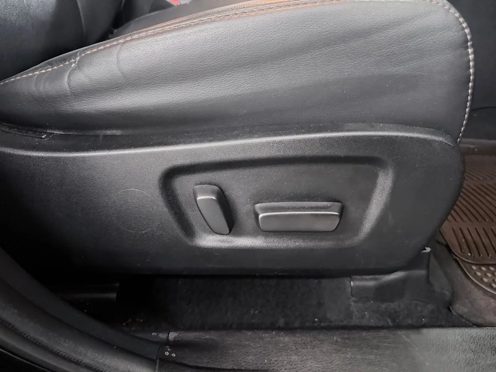 Used 2019 Black Toyota XLE image 39