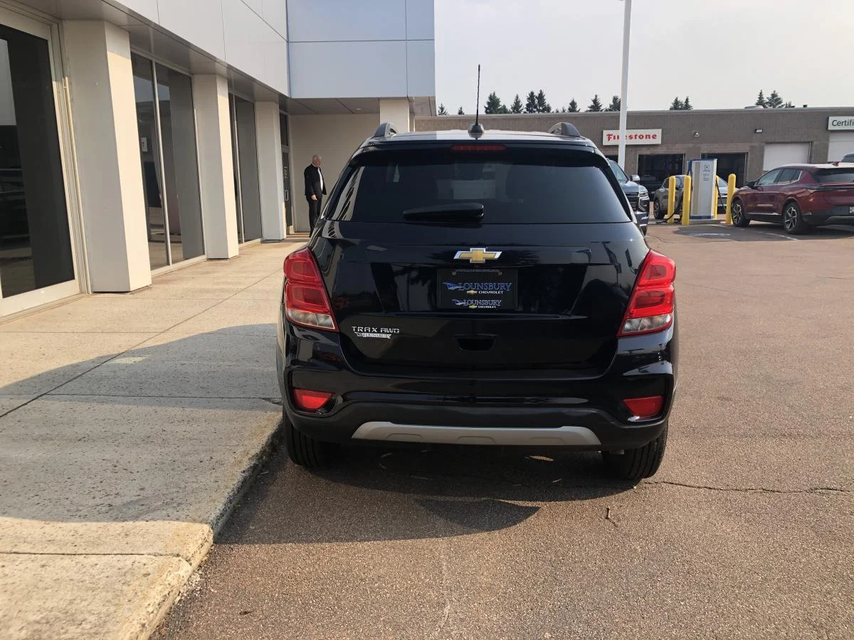Used 2022 Blue Chevrolet Awd 4dr Lt image 5