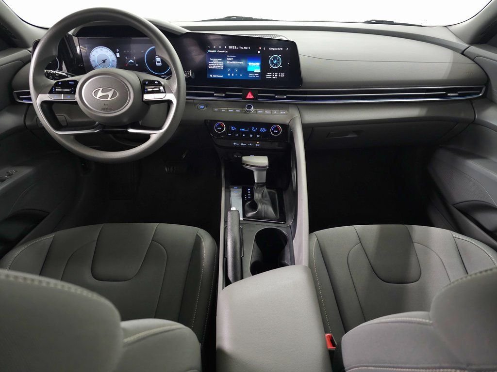 2024 Hyundai Elantra SEL - Photo 12