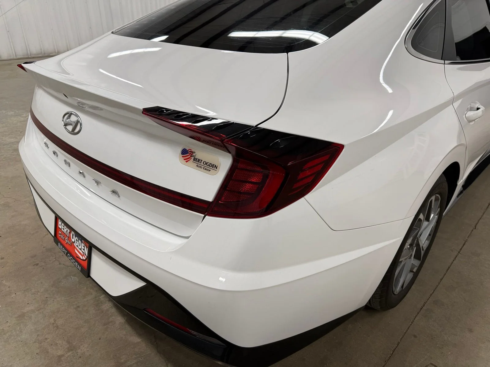 Used 2023 White Hyundai SEL image 7