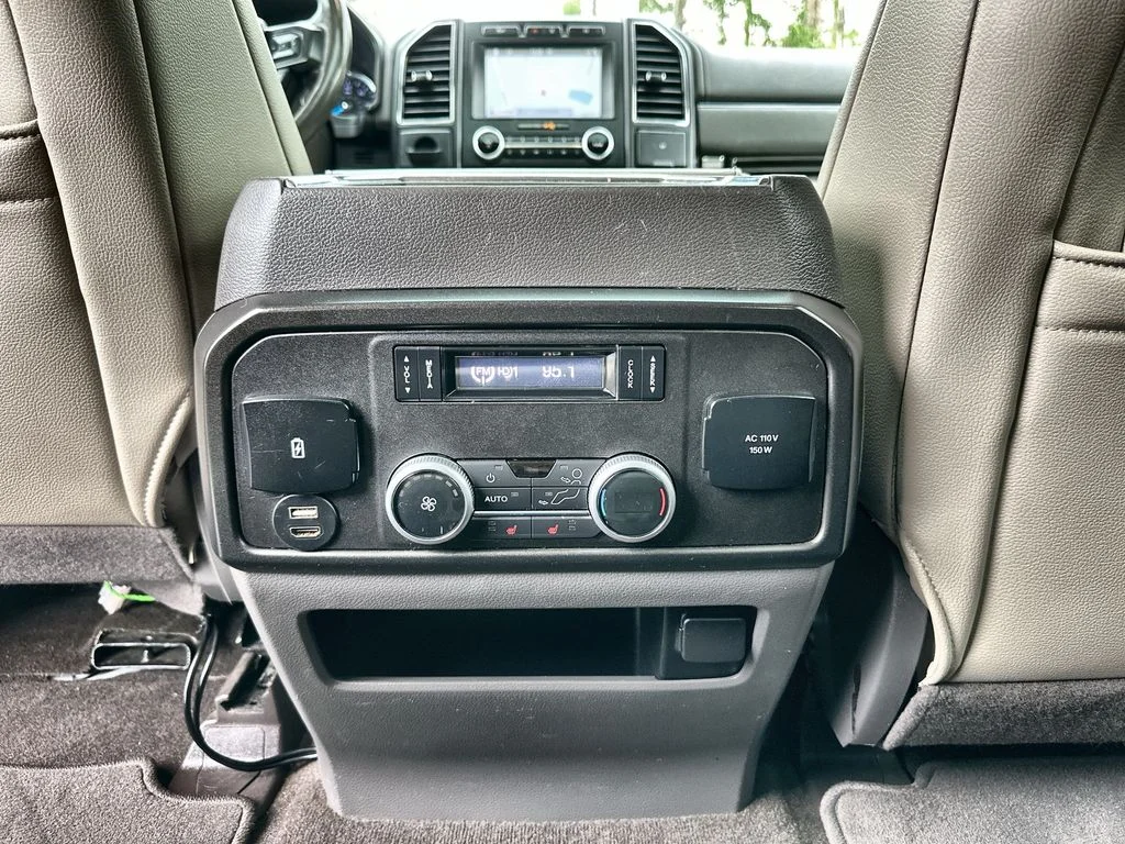 Used 2019 White Platinum Metallic Tri-Coat Ford Limited image 22