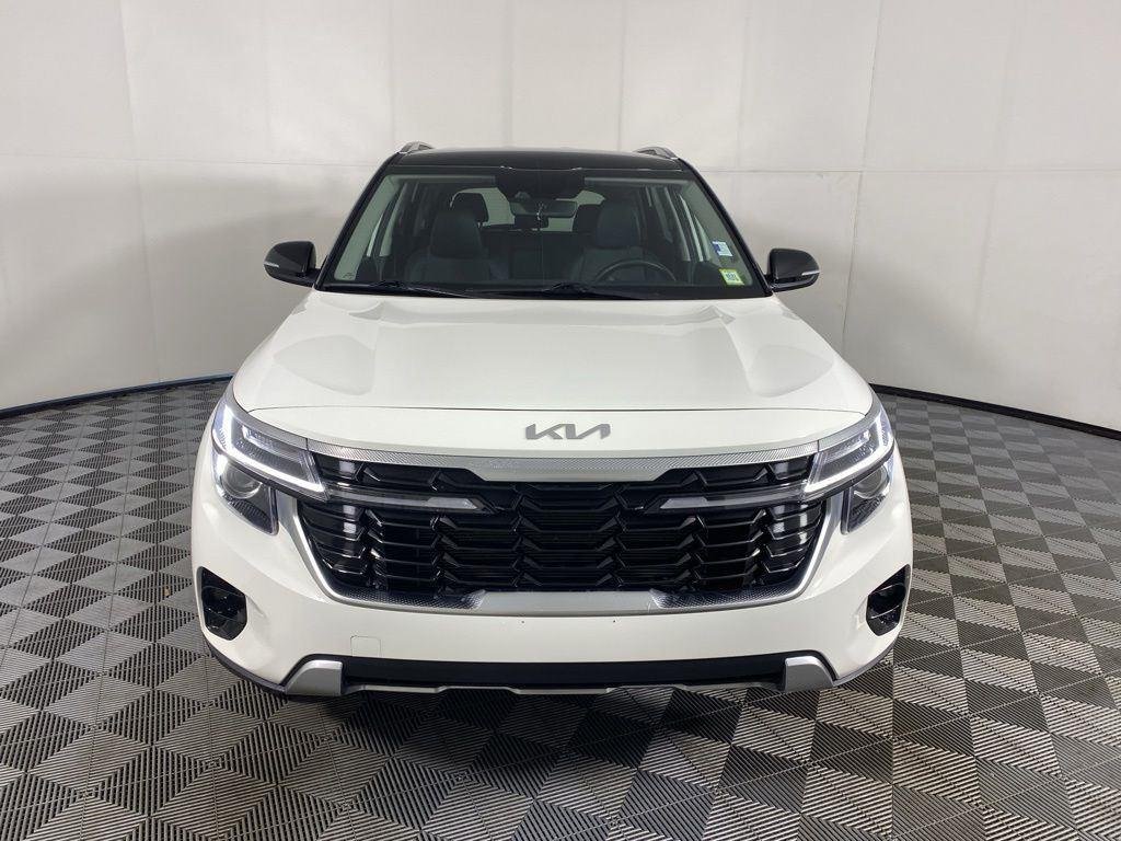 Used 2026 Clear White Kia S image 8