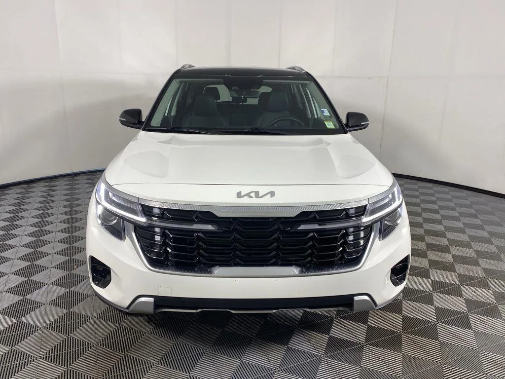 Used 2026 Clear White Kia S image 8