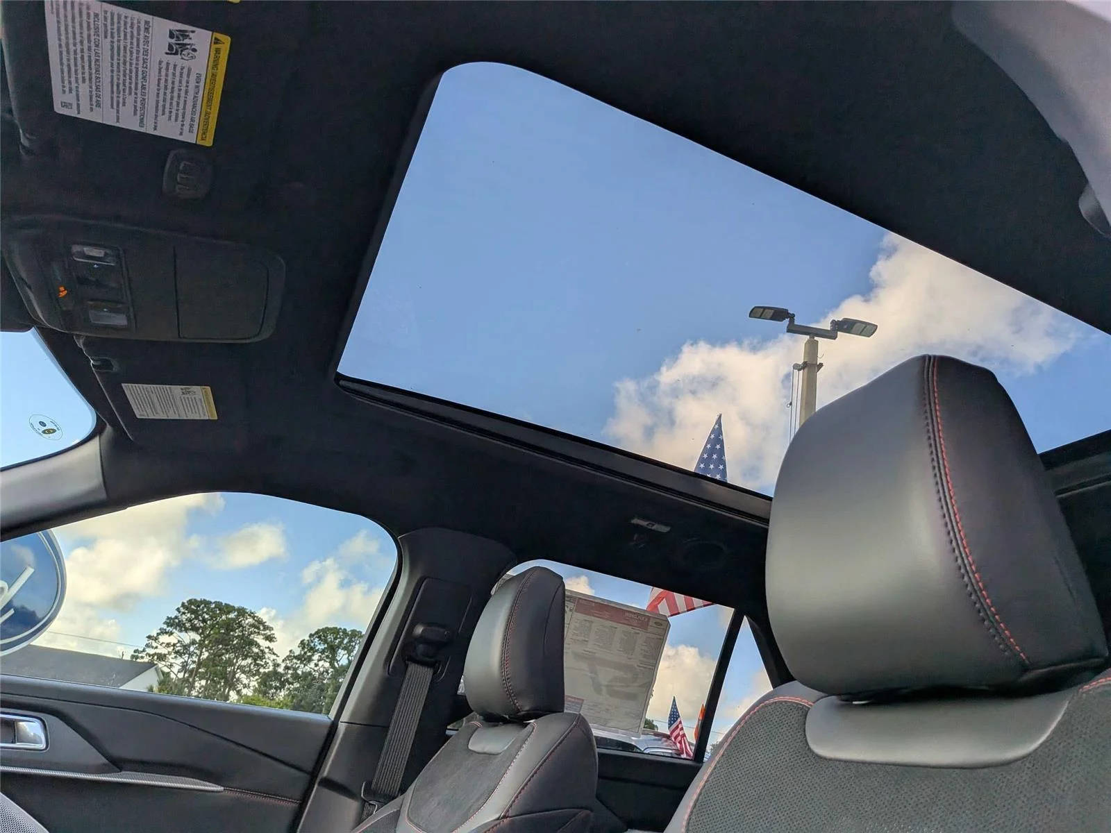 New 2026 Star White Metallic Tri-Coat Ford ST image 22