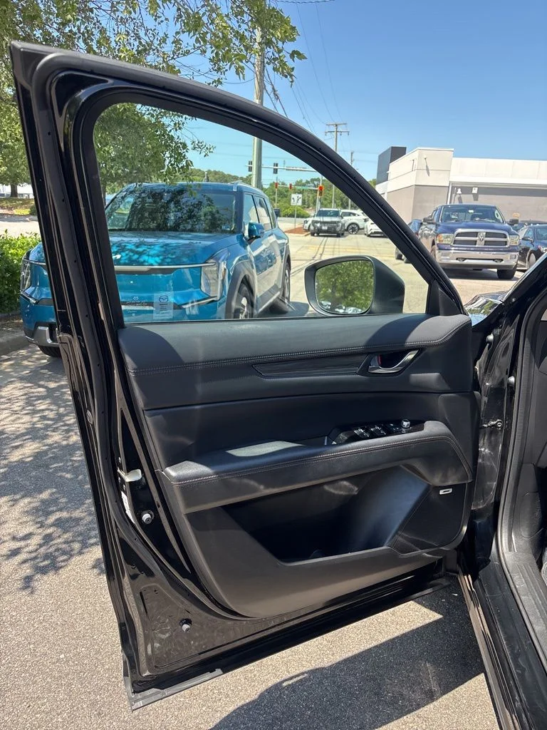 Used 2018 Black Mazda Grand Touring image 11