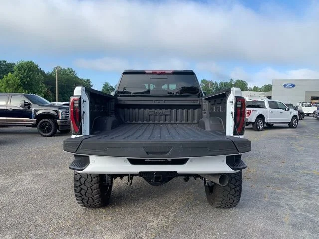Used 2026 White GMC AT4 image 9