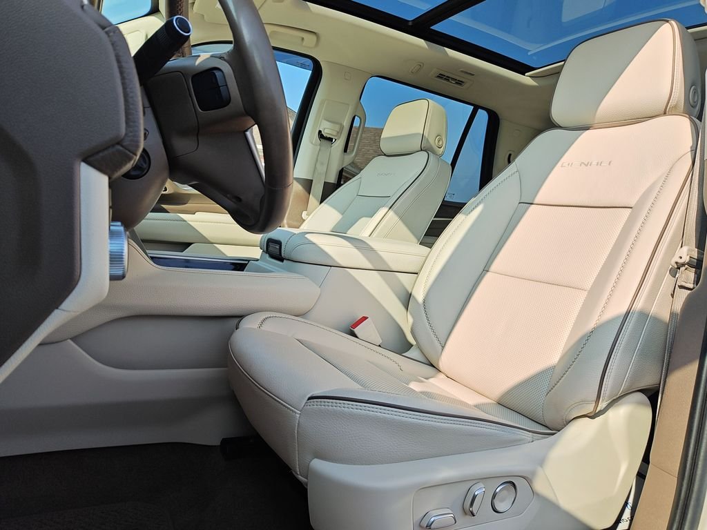 Used 2021 Beige GMC Denali image 13